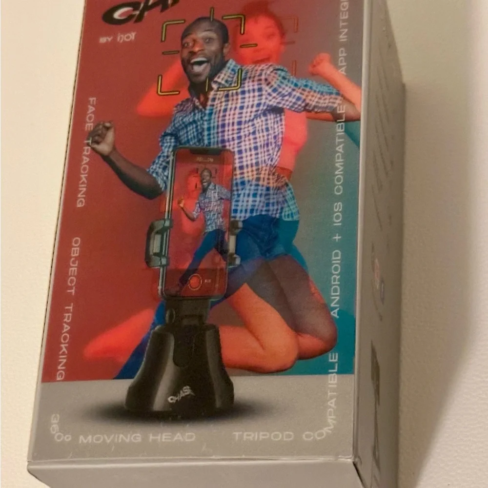 iJoy Chase 360 Face Object Tracking Tripod Mount, Smartphone Vlogging, in Box
